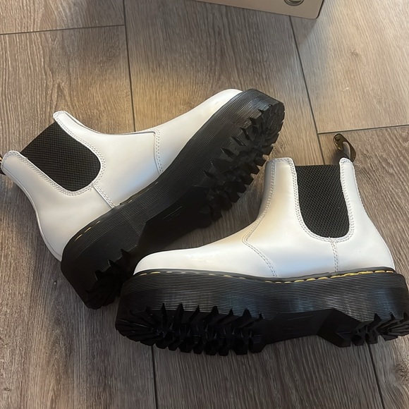 Dr. Martens Quad Retro Boots - Picture 3 of 8